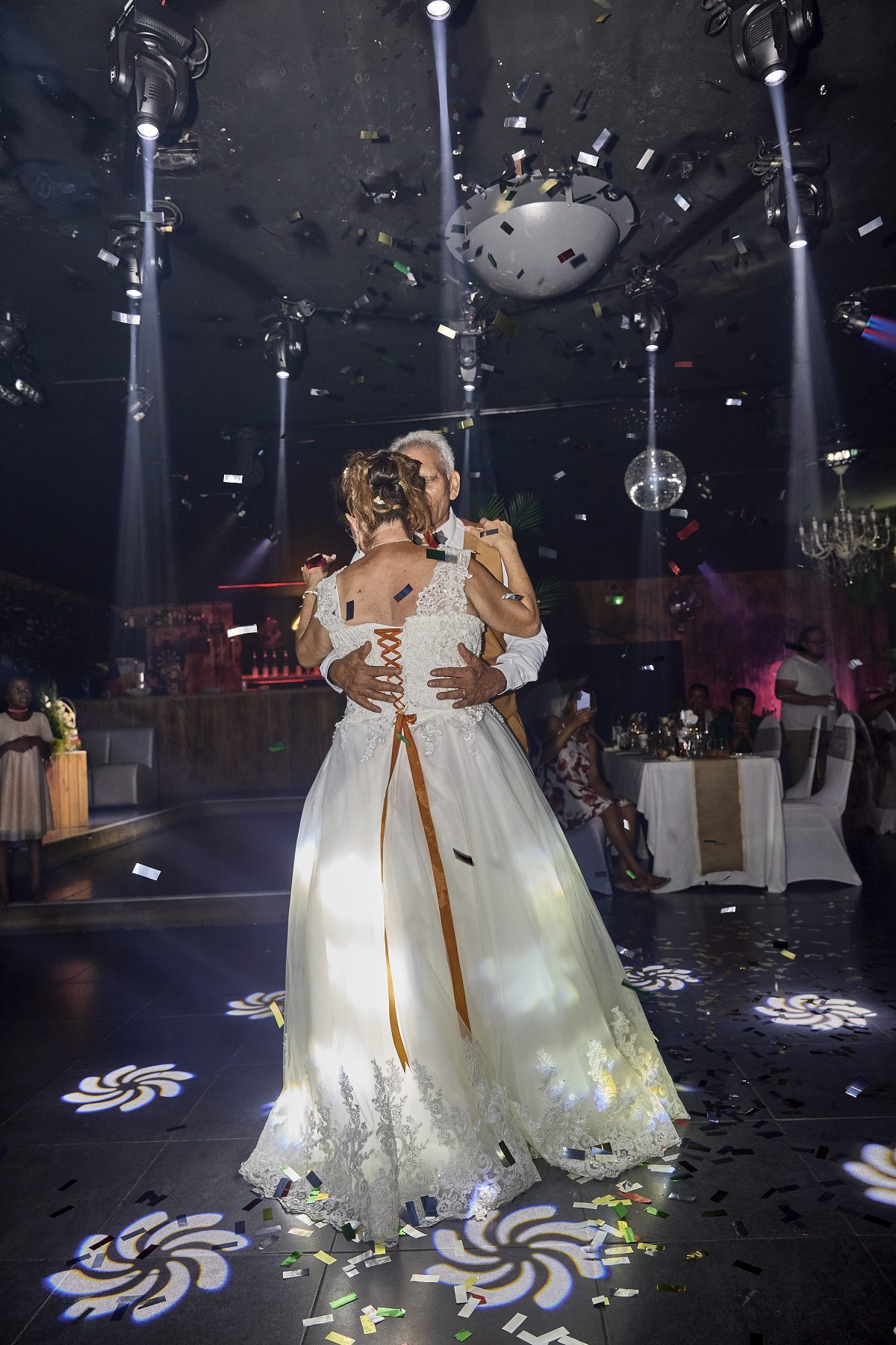 Réalisation Mariage 68c194b69fa372.86156459 - LENIGHT : organisation, installation, animation de soirée et ambiance club Réalisation Mariage 68c194b69fa372.86156459 - LENIGHT : organisation, installation, animation de soirée et ambiance club