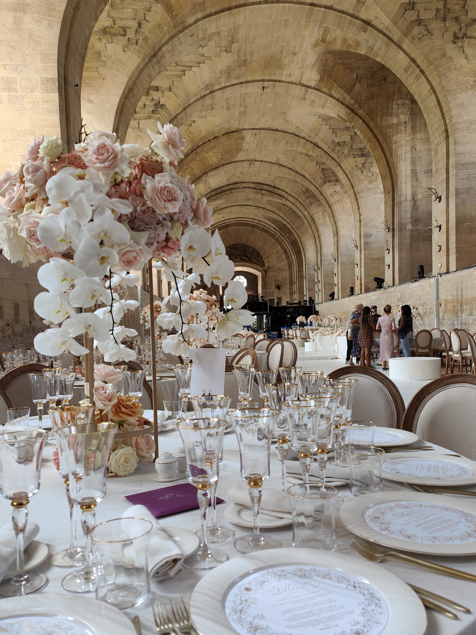 Réalisation Ref 69270406817547.93476097 - LENIGHT : organisation, installation, animation de soirée et ambiance club