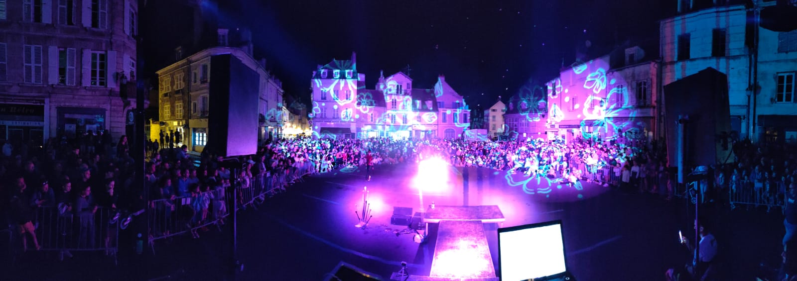 Réalisation Ref 6927059f5cd416.94753425 - LENIGHT : organisation, installation, animation de soirée et ambiance club