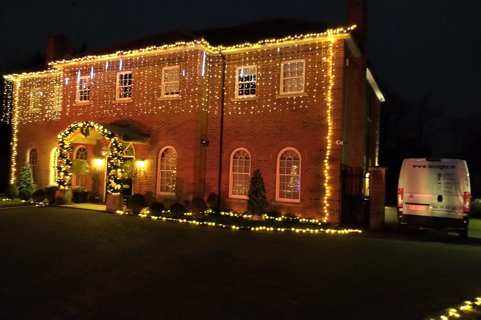 Réalisation Ref 69270636d40a18.65557086 - LENIGHT : organisation, installation, animation de soirée et ambiance club